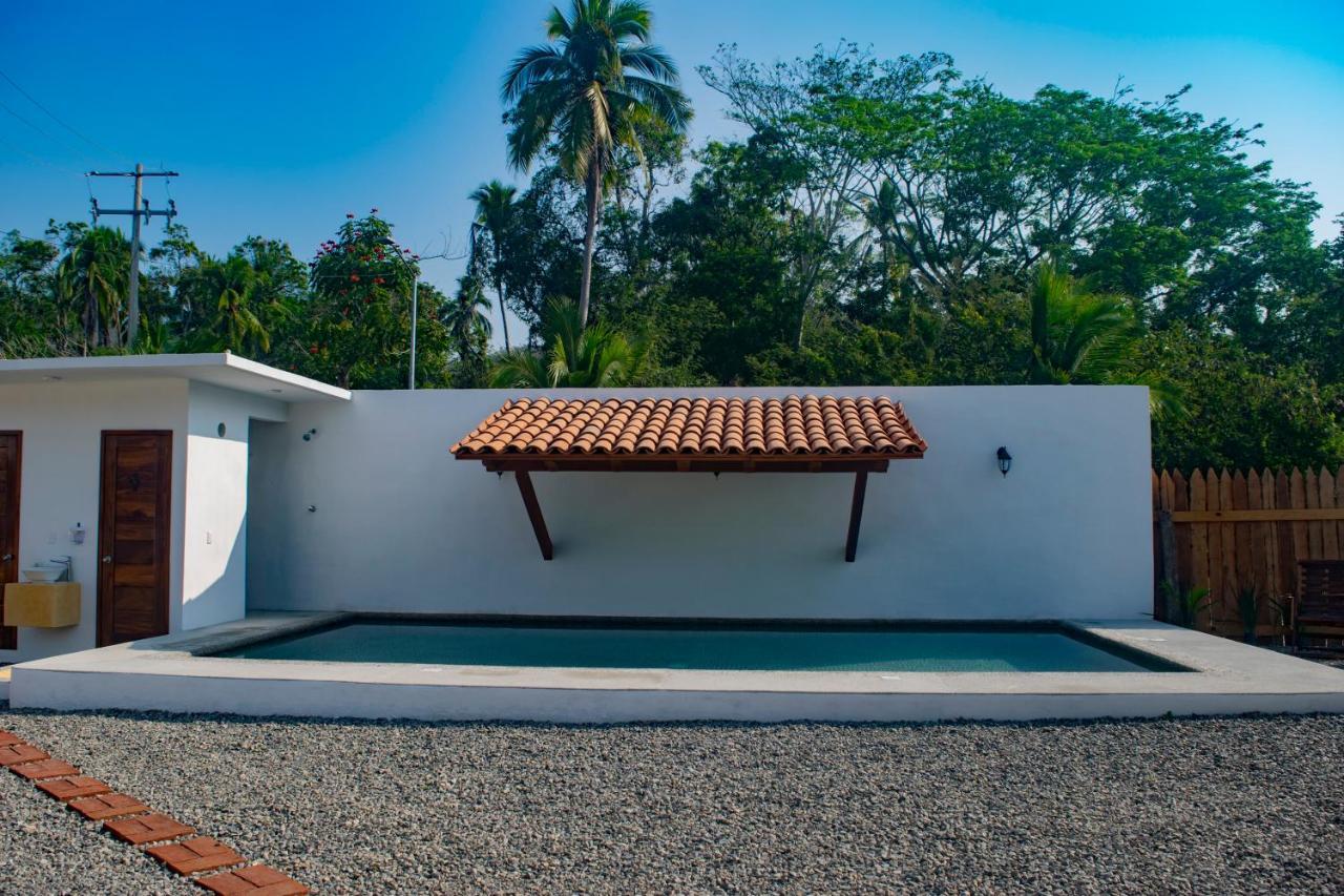 Hotel Casa Victoria Zihuatanejo Exterior photo